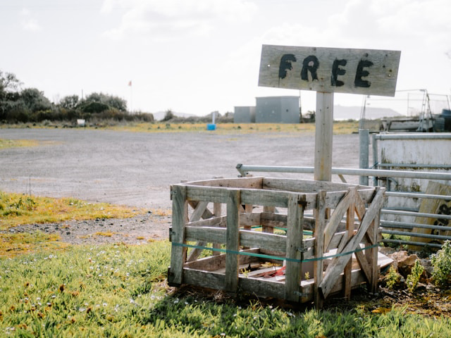 empty crate with free sign